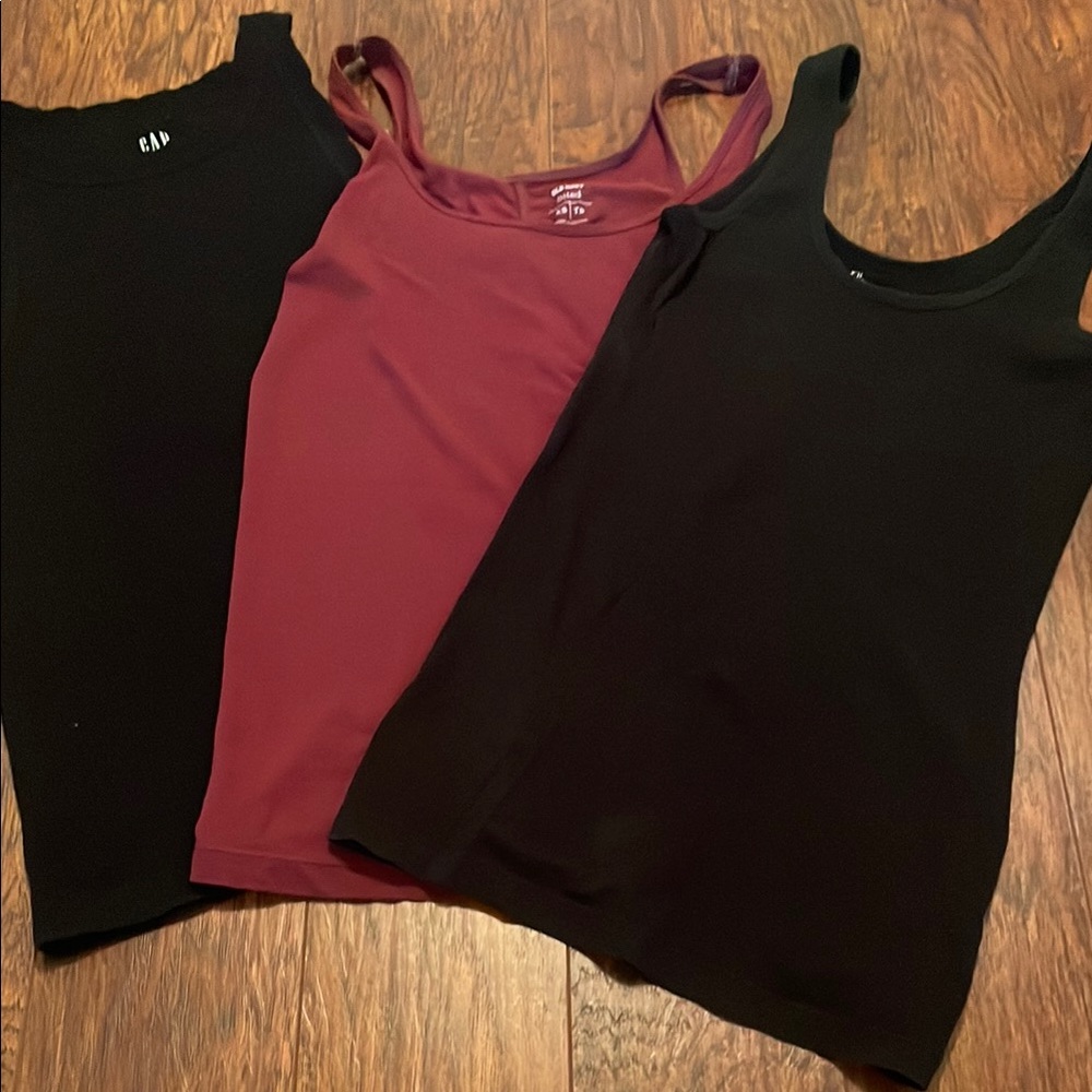 GAP, Old Navy and No Boundaries tank top bundle